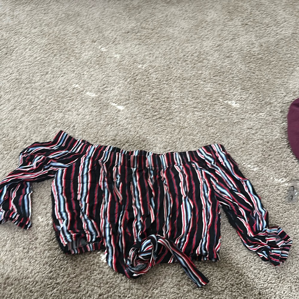 Striped long sleeve crop top!